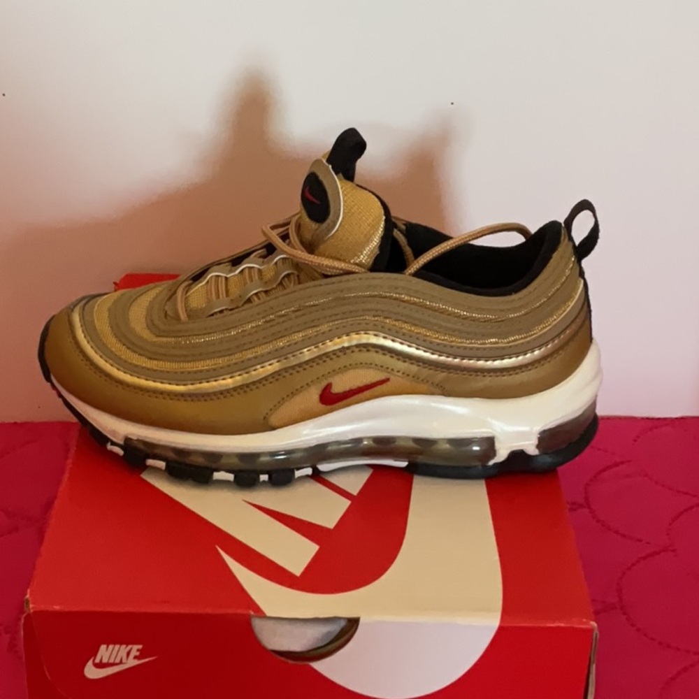 Nike Air Max 97  Big Boys  Gold Sneakers - New in Box size 4.5